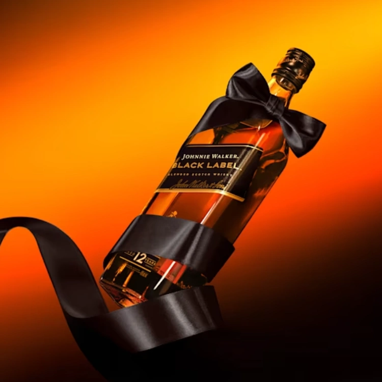 black-750ml_producthero_halffront_2